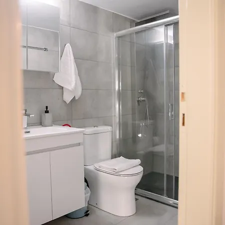 3cs Ampelokipoi Comfy Flat Ft Patio Airport Direct Day N Night Апартаменты