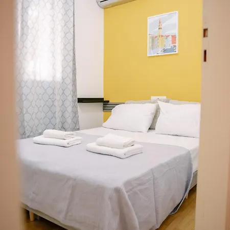 Apartment 3cs Ampelokipoi Comfy Flat Ft Patio Airport Direct Day N Night